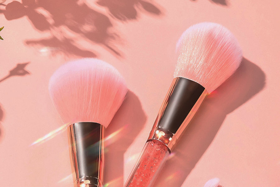La comodidad y la piel de la piel de los cepillos de maquillaje de cerdas suaves y densas
